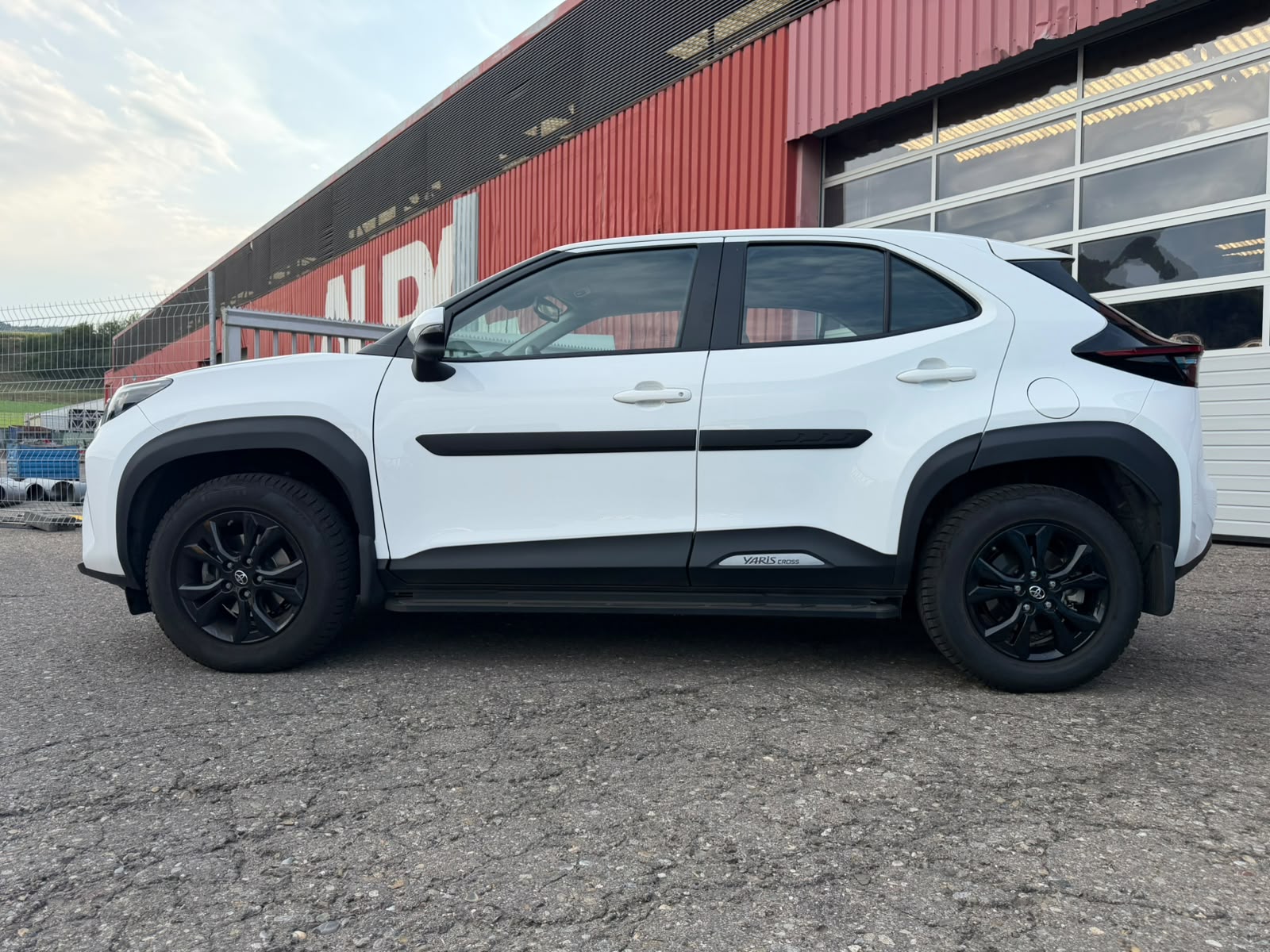 
								Toyota Yaris Kros 2021 1.5l 4×4 full									