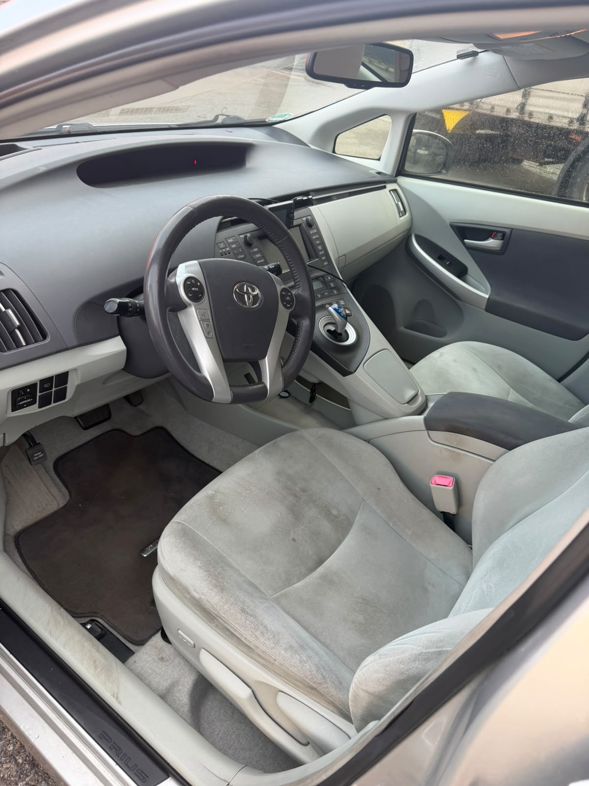 
								Toyota Prius 2009 Hybrid 1.8 full									