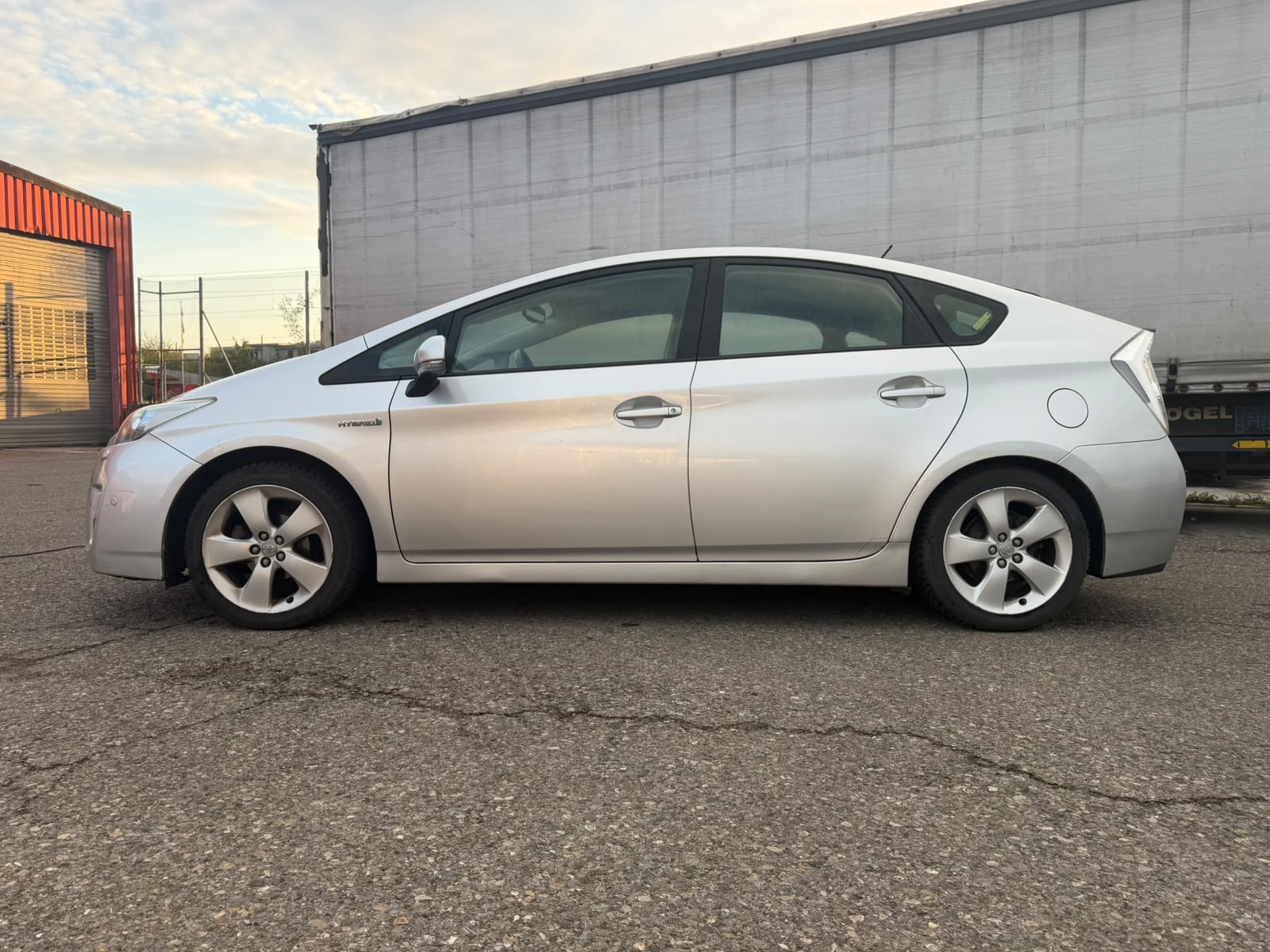 
								Toyota Prius 2009 Hybrid 1.8 full									